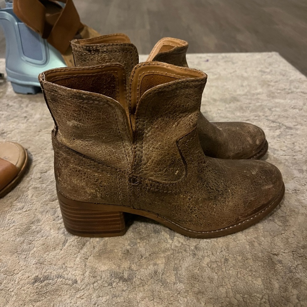 Diba True boots size 6. Worn once